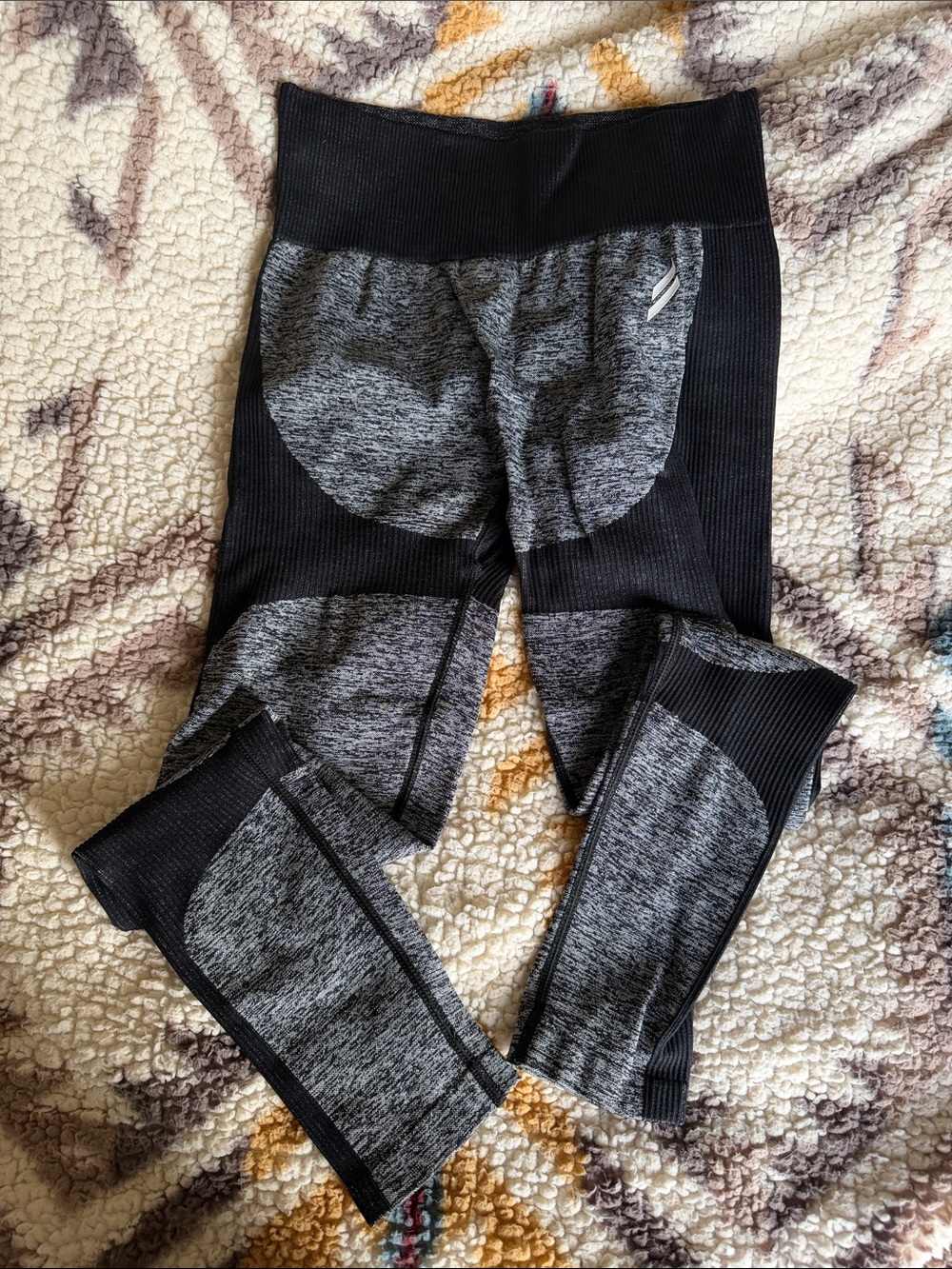 DOYOUEVEN Seamless Active Leggings - Black/Grey Size Medium